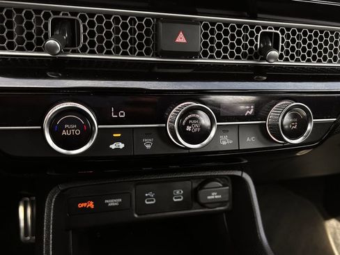 Used 2025 Honda Civic Sport image 21