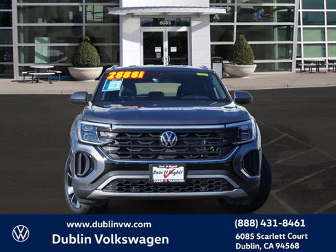 Certified 2024 Volkswagen Atlas Cross Sport SE image 2