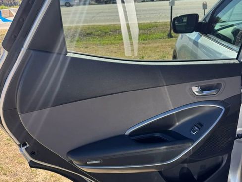 Used 2018 Hyundai Santa Fe Sport FWD image 17