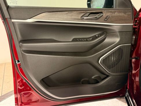 New 2025 Jeep Grand Cherokee L Limited w/ Luxury Tech Group II image 11