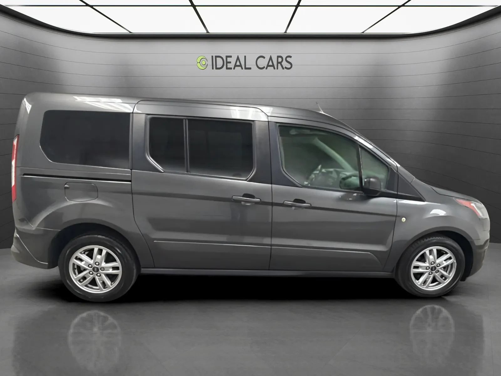 Used 2019 Ford Transit Connect XLT FWD image 4