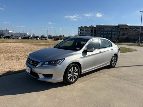 Used 2014 Honda Accord LX image 4