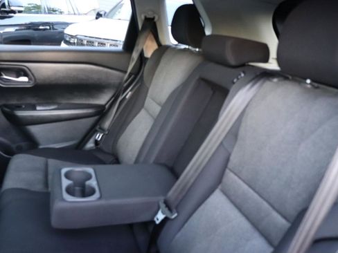 Used 2024 Nissan Rogue SV image 22