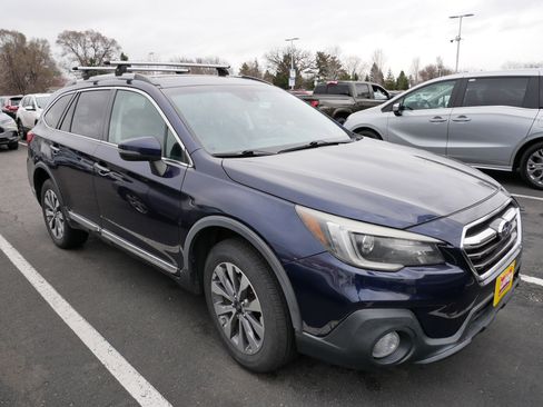 Used 2018 Subaru Outback 2.5i Touring image 3