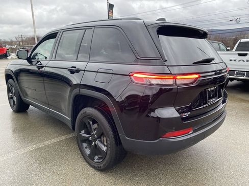 Used 2023 Jeep Grand Cherokee Altitude image 4