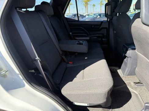 Certified 2025 Toyota 4Runner SR5 AWD/4WD image 33