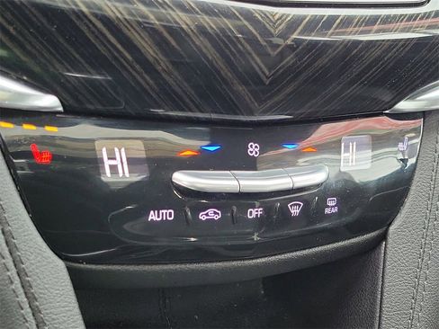 Used 2022 Cadillac XT6 Premium Luxury w/ LPO, Floor Liner Package image 32