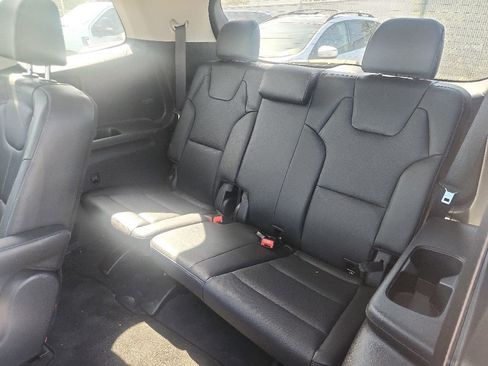Used 2024 Kia Telluride EX w/ EX Captain's Chair Package FWD image 26