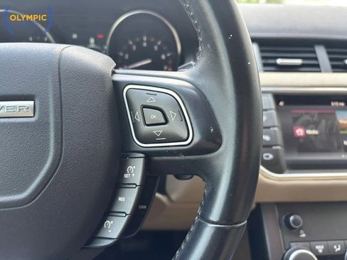 Used 2019 Land Rover Range Rover Evoque SE image 24