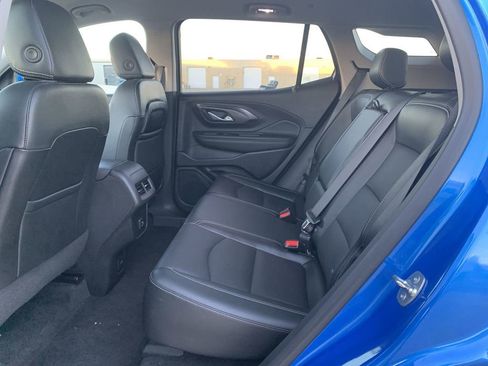 Used 2024 GMC Terrain SLT image 23