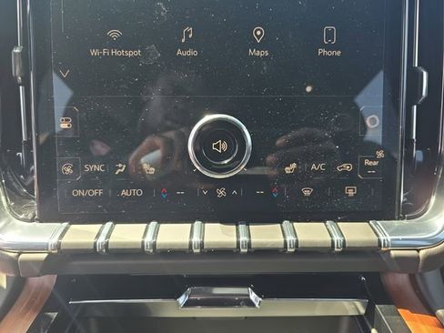Used 2025 GMC Yukon Denali w/ Denali Reserve Package AWD/4WD image 20