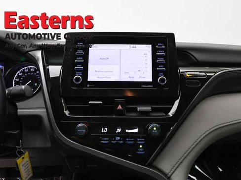 Used 2021 Toyota Camry SE FWD image 12