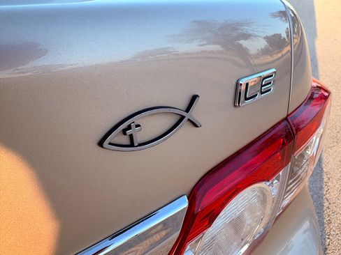 Used 2011 Toyota Corolla LE image 56