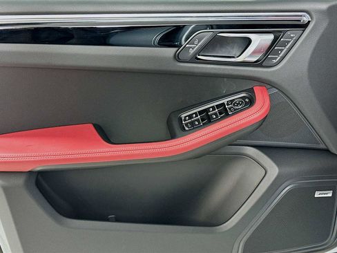 New 2026 Porsche Macan S image 11