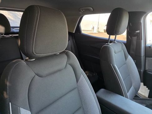 Used 2025 Chevrolet TrailBlazer LT FWD image 17
