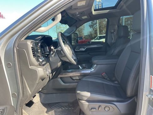 Used 2024 Chevrolet Silverado 2500 LTZ w/ LTZ Premium Package image 18