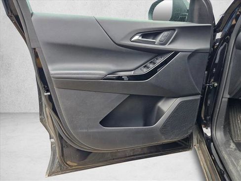 Used 2025 Chevrolet Equinox LT image 11