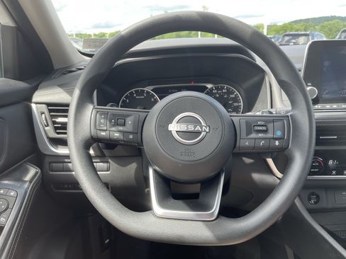 Used 2024 Nissan Rogue SV AWD/4WD image 17