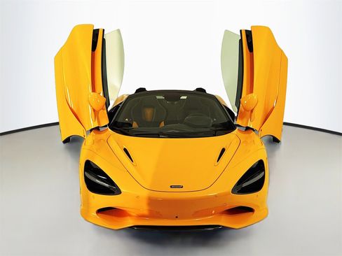 New 2026 McLaren 750S Spider image 2