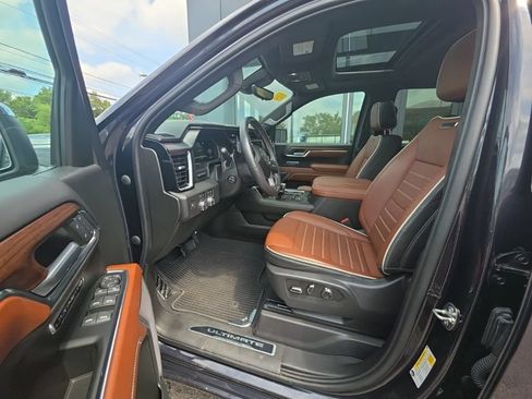 Used 2023 GMC Sierra 1500 Denali Ultimate AWD/4WD image 11
