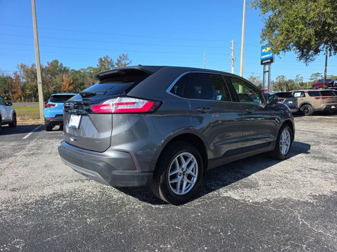 Used 2024 Ford Edge SEL image 3