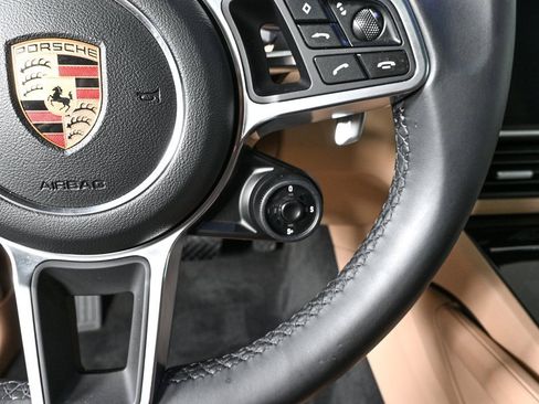 Used 2023 Porsche Cayenne Coupe w/ Premium Package image 11