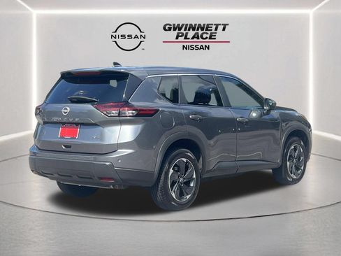 Used 2025 Nissan Rogue SV AWD/4WD image 24