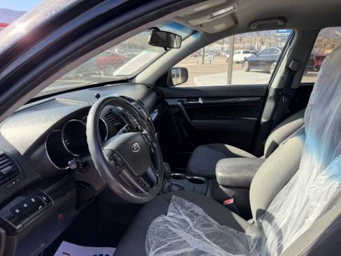 Used 2012 Kia Sorento LX image 26