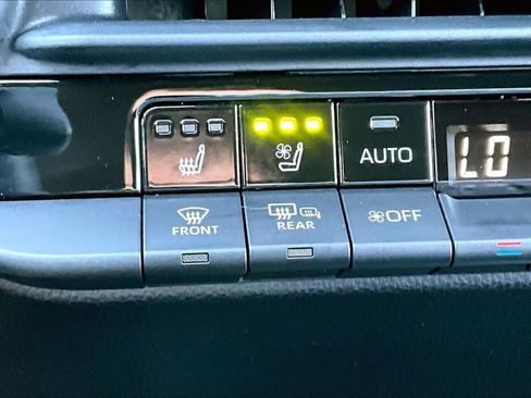 Used 2025 Toyota Crown Signia w/ Advanced Technology Package AWD/4WD image 33
