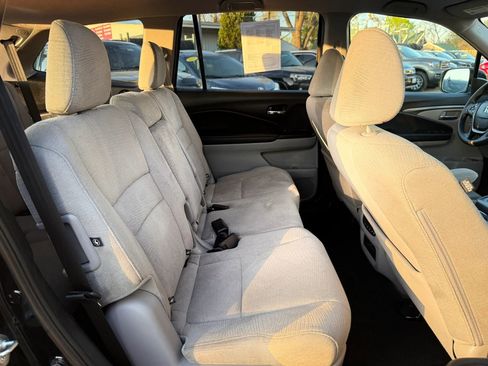 Used 2018 Honda Pilot EX image 19