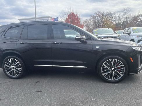 Certified 2022 Cadillac XT6 Sport w/ Technology Package image 12