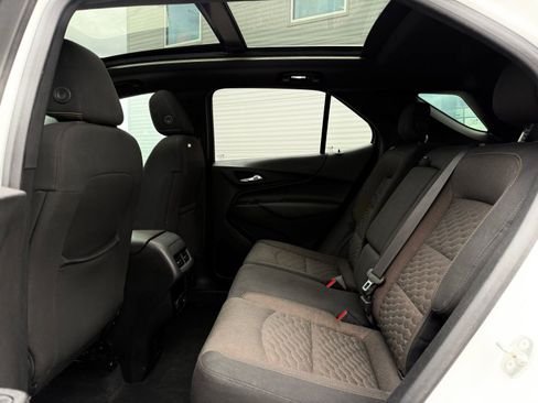 Used 2018 Chevrolet Equinox LT w/ Sun & Infotainment Package AWD/4WD image 19