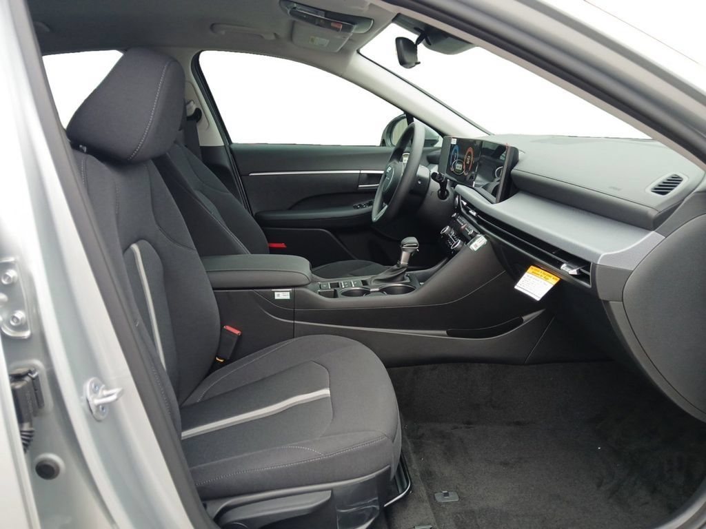 New 2026 Hyundai Sonata SE FWD image 16