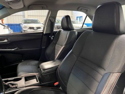 Used 2017 Toyota Camry SE FWD image 23