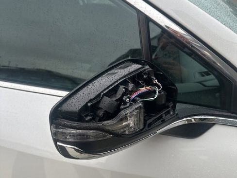 Used 2024 Subaru Outback Premium image 5