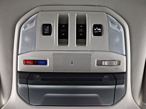 Used 2021 Subaru Ascent Limited w/ Technology Package image 21