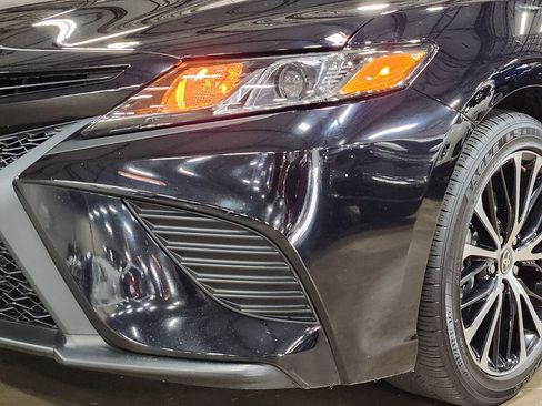 Used 2020 Toyota Camry SE image 13