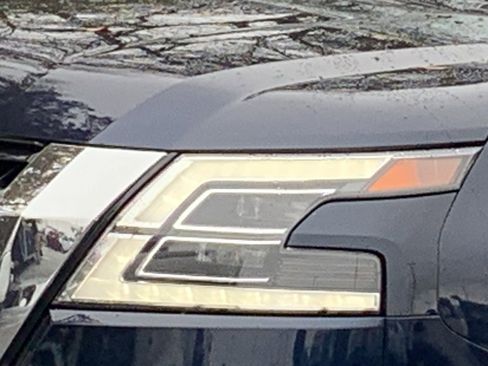 Used 2023 Nissan Armada SL image 9