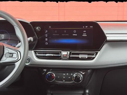 Used 2025 Chevrolet TrailBlazer LT FWD image 17