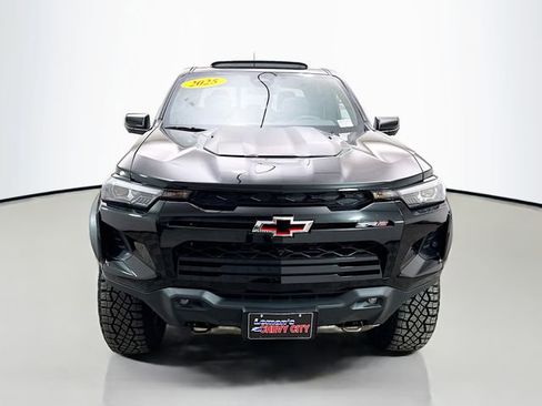 Used 2025 Chevrolet Colorado ZR2 w/ Technology Package image 2