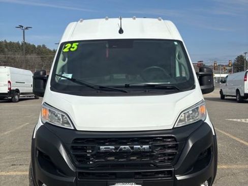 Used 2025 RAM ProMaster 2500 w/ Convenience Group image 2