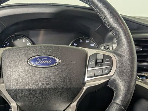Used 2020 Ford Explorer XLT w/ Equipment Group 202A RWD image 16