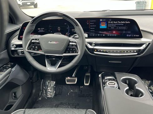 New 2026 Cadillac Lyriq V AWD/4WD image 11