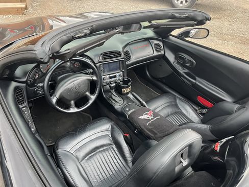 Used 1998 Chevrolet Corvette Convertible w/ Memory Pkg image 3