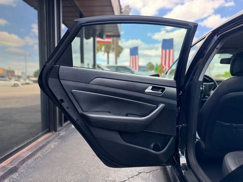 Used 2015 Hyundai Sonata Sport w/ Option Group 04 FWD image 17