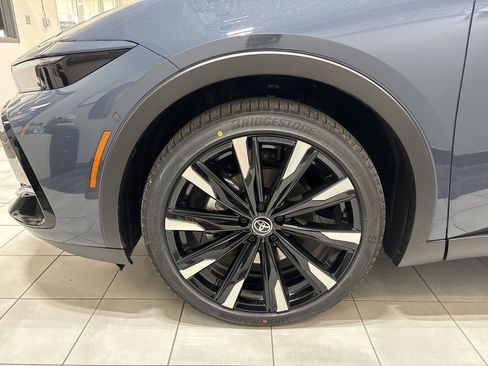 New 2026 Toyota Crown Platinum image 7