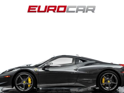 Used 2014 Ferrari 458 Italia Coupe RWD image 2