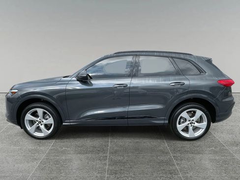 Used 2025 Audi Q5 Premium Plus image 3