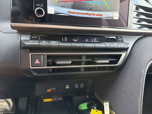 Used 2025 Toyota Camry LE image 27