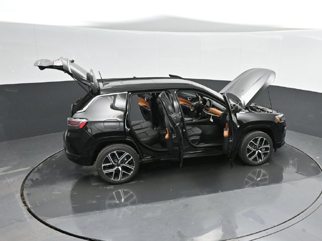 New 2025 Jeep Compass Limited w/ Elite Group AWD/4WD image 36